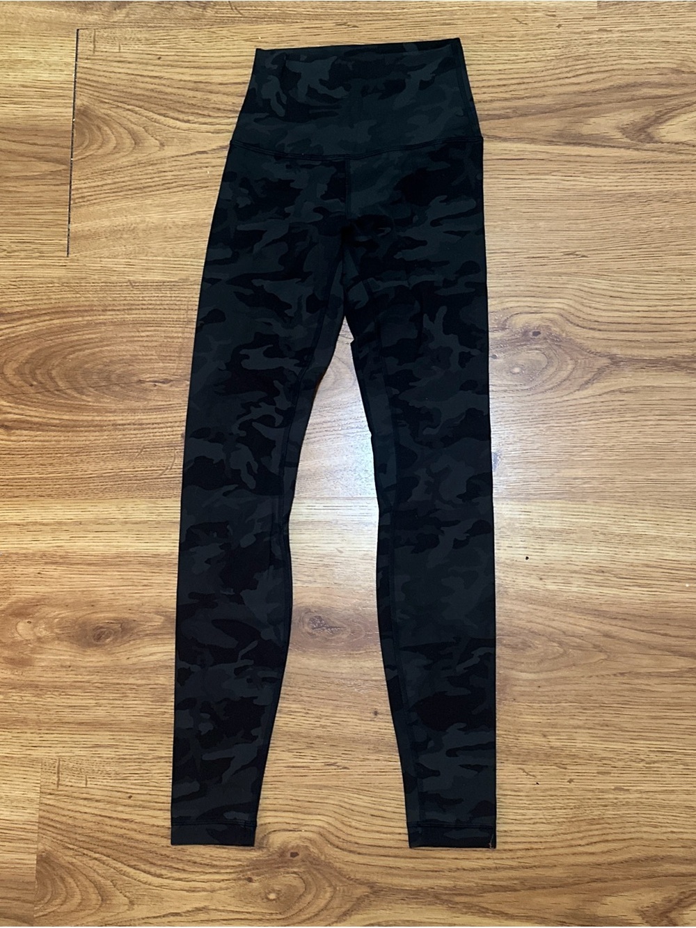 lululemon High-Rise Black Camo Leggings Size 2